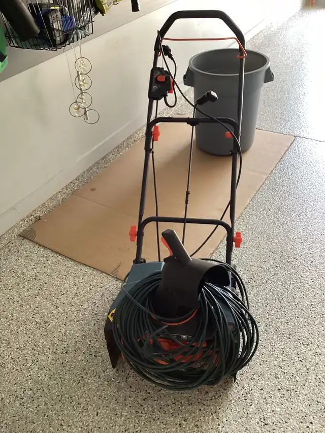 Senix Electric Snow Blower