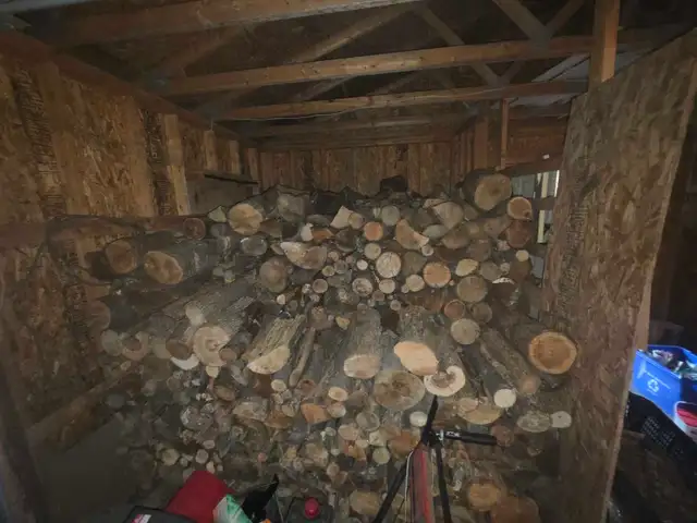 Firewood - Seasoned - 5 Bush Cord - Mixed Hardwoods