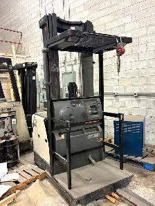 Crown SP3520-30 Order Picker - Unit 5 - 3,000 lb - Liquidation - Photo 2