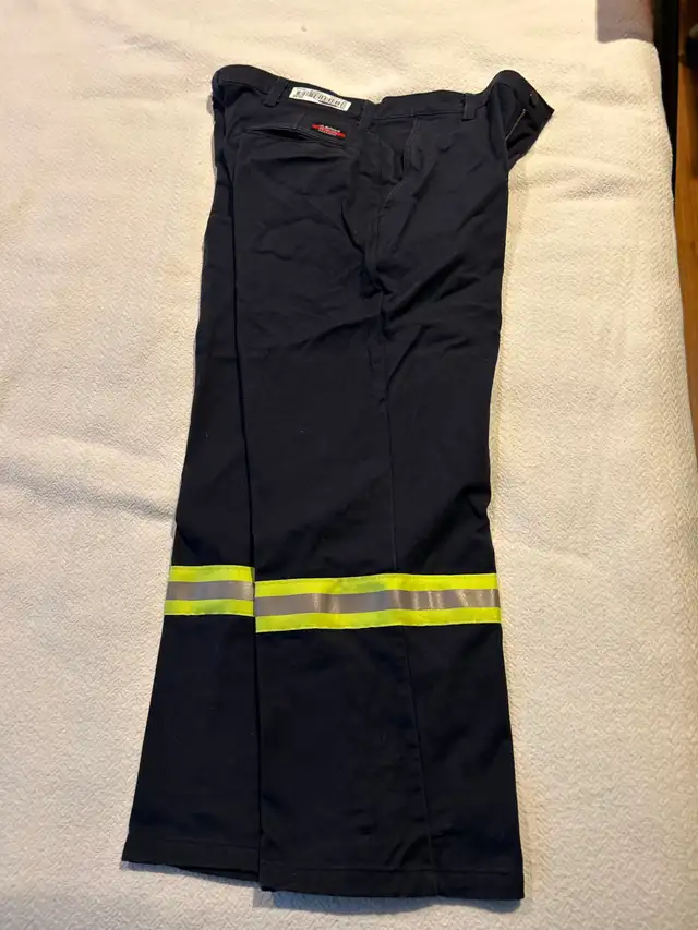 ONE NEW PAIR OF BULWARK FLAME RESISTANT PANTS - LG.AS PICTURED