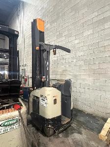 Crown RM6025-45 Reach Truck - 4,500 lb - Liquidation - Photo 2