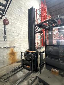 Crown RM6025-45 Reach Truck - 4,500 lb - Liquidation - Photo 4