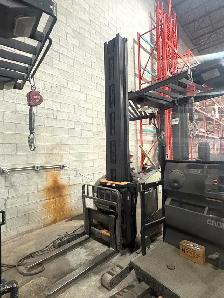 Crown RM6025-45 Reach Truck - 4,500 lb - Liquidation - Photo 6