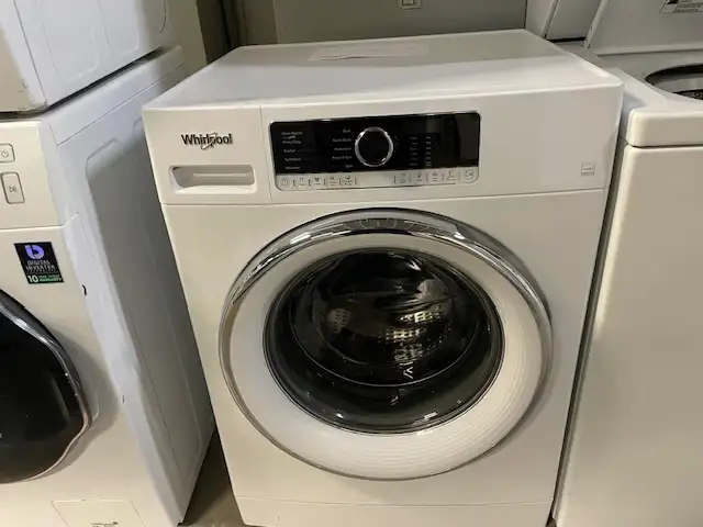 Mini laveuse seule frontale blanche 24''Whirlpool (remis à neuf)