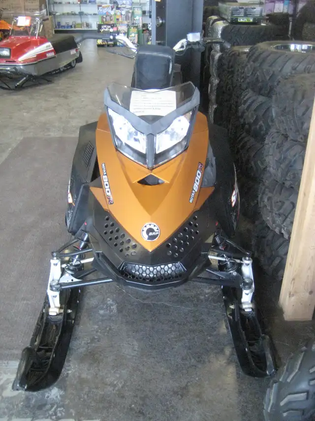 2010 Skidoo 800 Summit Rev-XP NEW TOP END