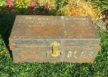 PAST and PRESENT ANTIQUES - WW11 R.C.A.F. METAL FOOTLOCKER TRUNK - Photo 2