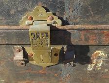 PAST and PRESENT ANTIQUES - WW11 R.C.A.F. METAL FOOTLOCKER TRUNK - Photo 3