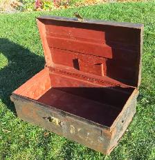 PAST and PRESENT ANTIQUES - WW11 R.C.A.F. METAL FOOTLOCKER TRUNK - Photo 6
