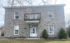 Gorgeous 2 Bedroom Main Floor Apartment $1900