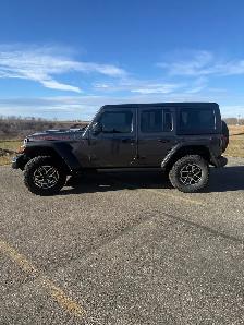 2025 Jeep Wrangler Rubicon - Photo 3