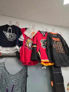 Assortment of jerseys - Photo 2