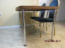 Kitchen table with chairs - Photo 3
