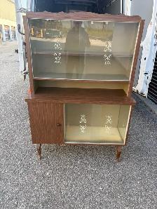 Free delivery used Vintage Mid-Century Style Glass Display Hutch - Photo 3