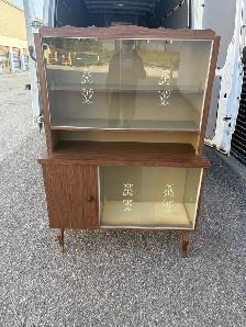Free delivery used Vintage Mid-Century Style Glass Display Hutch - Photo 4