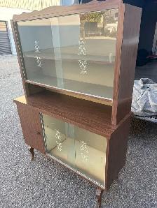 Free delivery used Vintage Mid-Century Style Glass Display Hutch - Photo 8