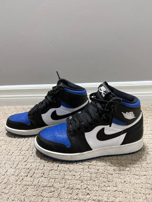 Selling my Air Jordan 1 Retro High OG "Royal Toe"