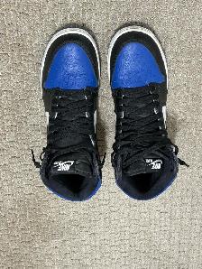 Selling my Air Jordan 1 Retro High OG "Royal Toe" - Photo 2