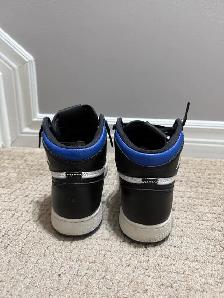 Selling my Air Jordan 1 Retro High OG "Royal Toe" - Photo 5