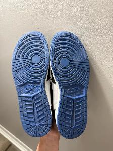 Selling my Air Jordan 1 Retro High OG "Royal Toe" - Photo 6