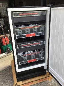 BRAND NEW FRIGIDAIRE POP COOLER/BEER VENDING MACHINE - Photo 2