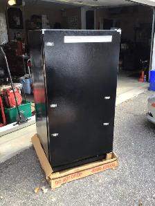 BRAND NEW FRIGIDAIRE POP COOLER/BEER VENDING MACHINE - Photo 3