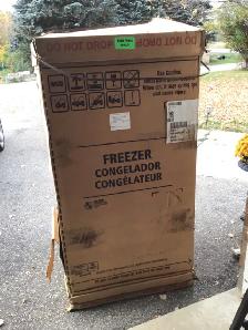 BRAND NEW FRIGIDAIRE POP COOLER/BEER VENDING MACHINE - Photo 8