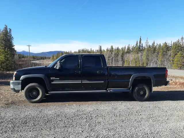 2003 CHEVY 2500HD DURAMAX CREW CAB LONG BOX 4X4 OBO/TRADE