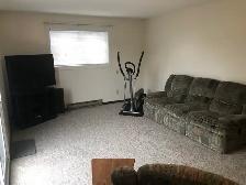 2 BDRM - Cozy, spacious, updated - Photo 2