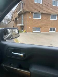 2 BDRM - Cozy, spacious, updated - Photo 4
