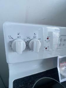 NEW 30" GE Electric Glass Top Range Stove (5 Cu.Ft) Self Clean - Photo 8