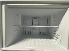 NEW 30" GE Top Freezer Fridge (Stainless Steel) 18 Cu.Ft - Photo 5