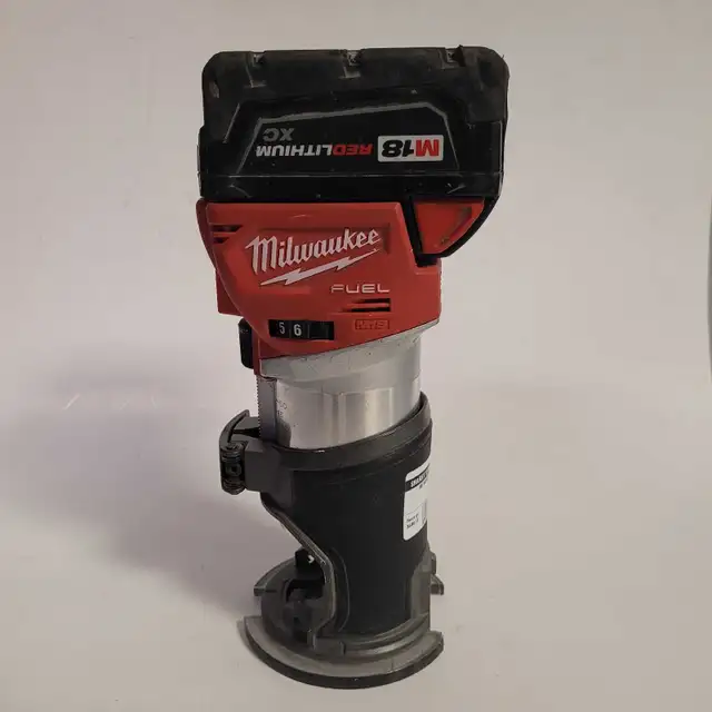 Milwaukee 272320 w/3Ah Battery (32585019)