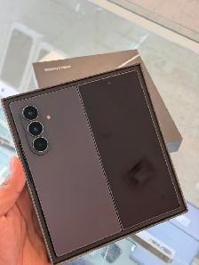 Samsung Galaxy Z Fold7 – 256GB | Unlocked - Photo 2