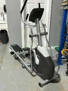 Horizon CE5.1 Elliptical Trainer - Photo 3