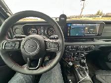 2024 Jeep Wrangler Rubicon - Lifted on 35s, Winch, 58,931 km - Photo 6