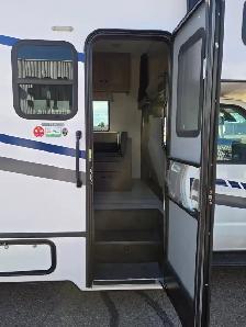 2025 FORD E-350 - Photo 13