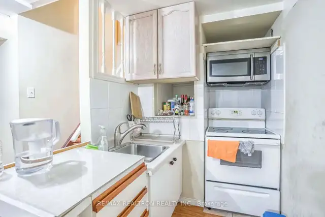 1 BEDROOM BASEMENT APARTMENT  DEC 01 SHERDAN COLLEGE BRAMPTON