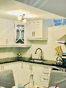 Beautiful Furnished Bedroom Basement Apartment Near Square one