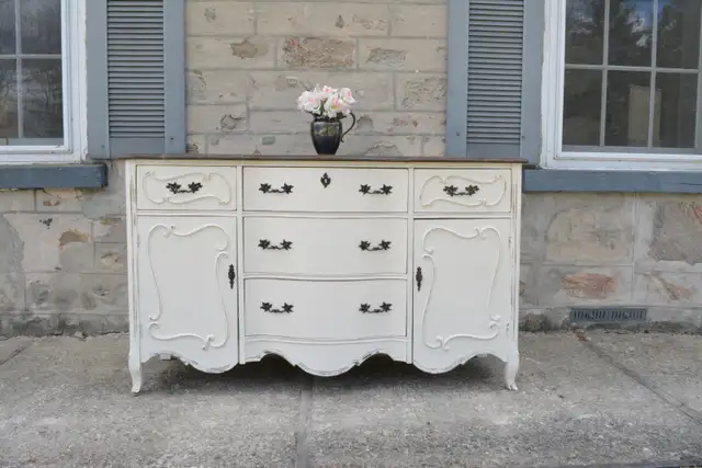 We Paint Your Antique Furniture