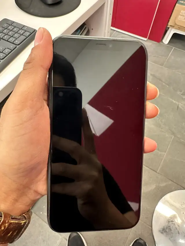 unlocked iphone 11 pro max 64gb $ black $389