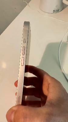 Apple iPhone 13 $200 - Photo 2