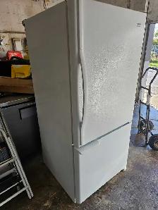 kenmore Refrigerator  29' - Photo 2