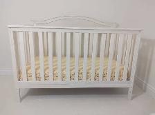 Baby Crib - Photo 3