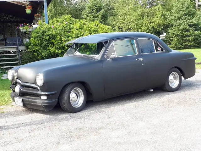 1950 ford custom 2 door sedan