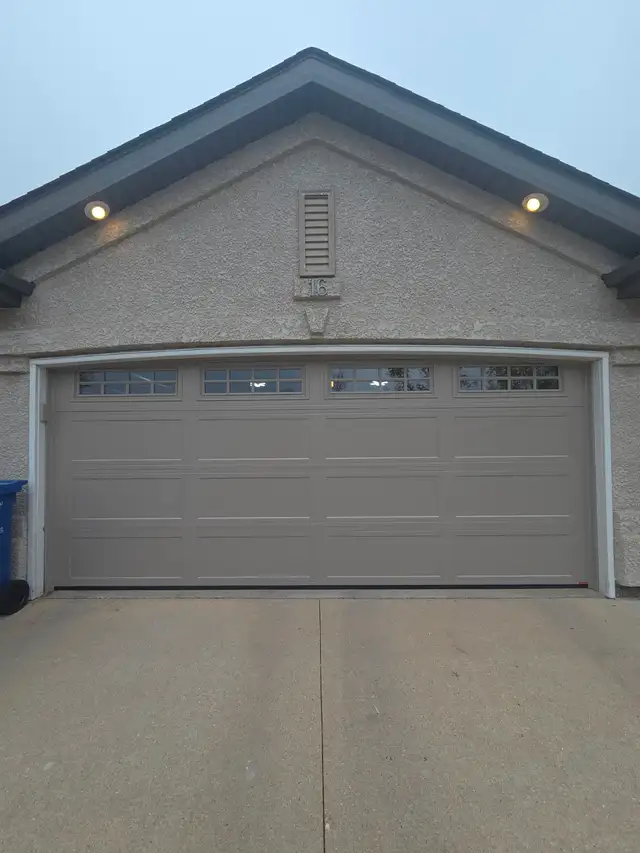 Garage Door Sales and Service 204-996-9600