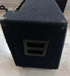 Roland KC880 Keyboard Amplifier - Photo 3
