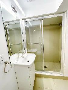 Cozy Room with own private bathroom and windows - Photo 7