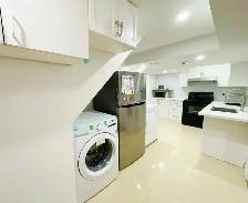 Cozy Room with own private bathroom and windows - Photo 9