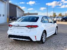 2021 Toyota Corolla LE - Photo 2