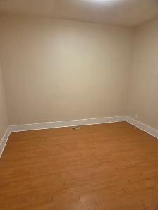 UPPER - LARGE 3 BEDROOM APT - AVAILABLE - UTILITIES INCLUDED - Photo 3